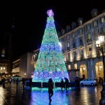Natale coi fiocchi, Torino inaugura il suo albero luminoso
