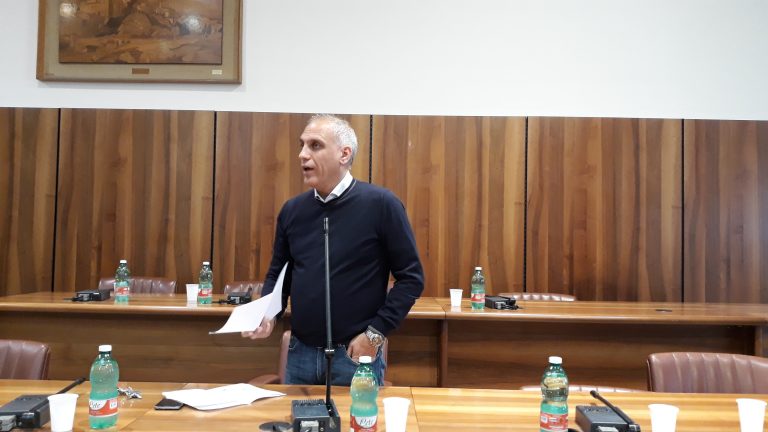 Acs, silenzio in aula sulla nomina, poi la nota. Giordano: decisione  illegittima