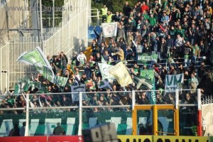 I tifosi dell'Avellino un anno fa nel settore ospiti dello stadio "Adriatico-Cornacchia" di Pescara